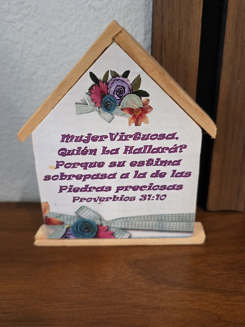 Decorative wooden wall plaque Mujer Virtuosa Provebs 31:10 Decorative House
